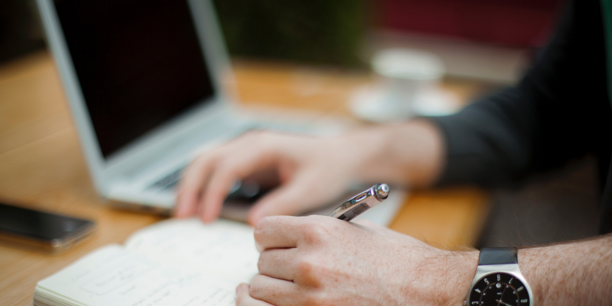 MOOCS, SPOCS, Webinar, Présentiel : que choisir ?